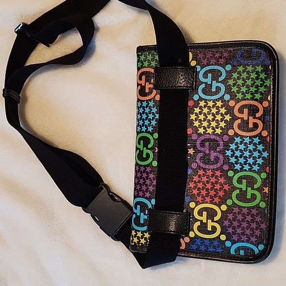 Authentic GUCCI GG Supreme Monogram Psychedelic Belt Bag in Black - Picture 4 of 5